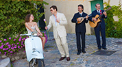 Neapolitan songs to serenade to the bride.